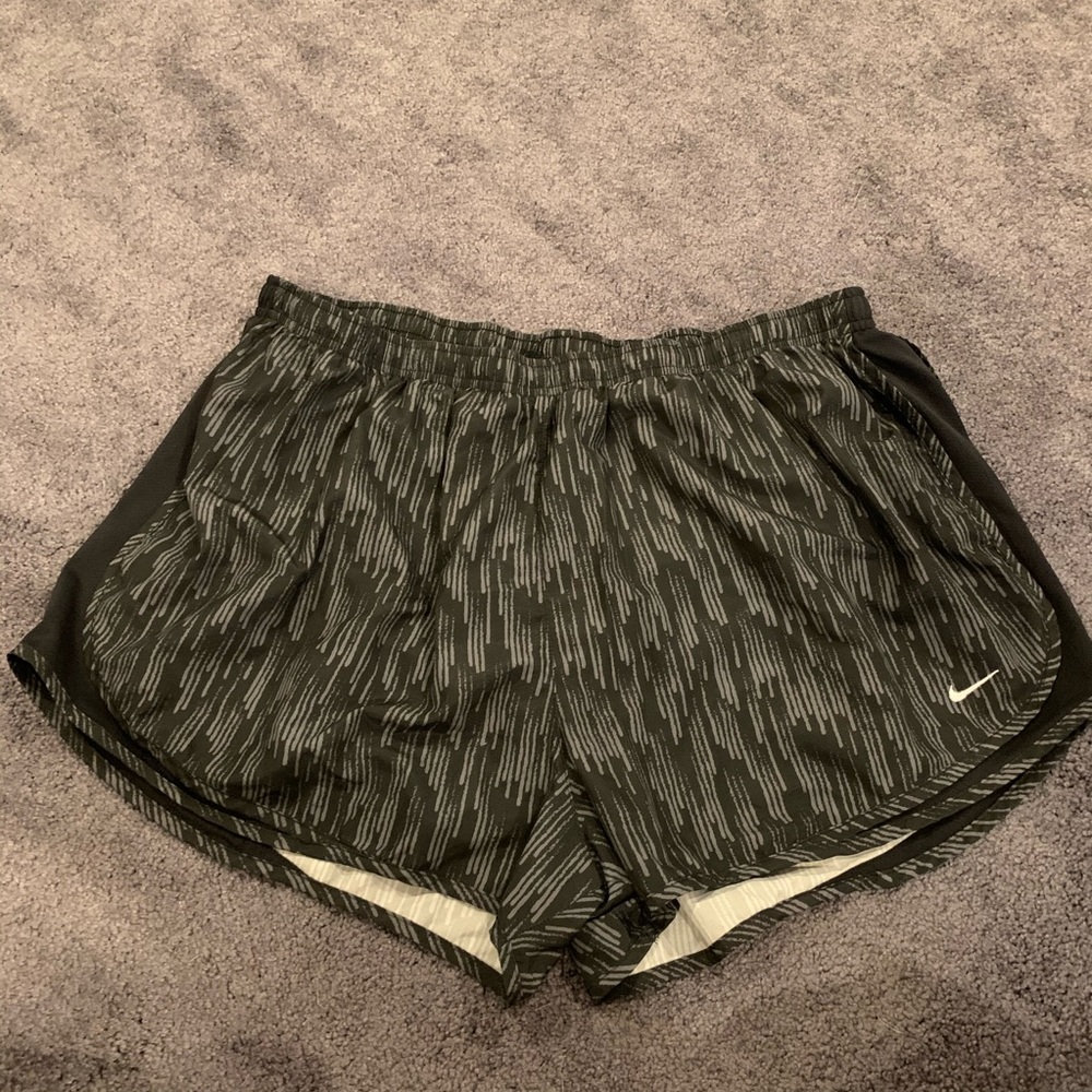 2x Nike Tempo Shorts